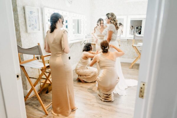 The Powder Room is the ideal getting ready space for your Bridal Party to apply finishing touches.