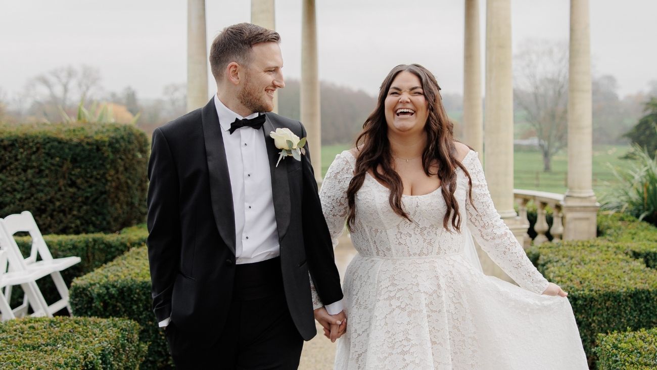 Bide & Groom beneath The Dome at Froyle Park
